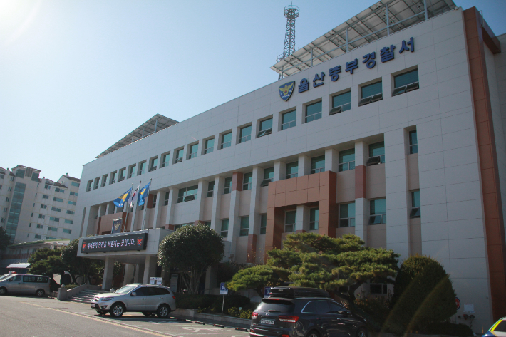 카페 손님에서 강도로 돌변한 50대 4시간 만에 검거