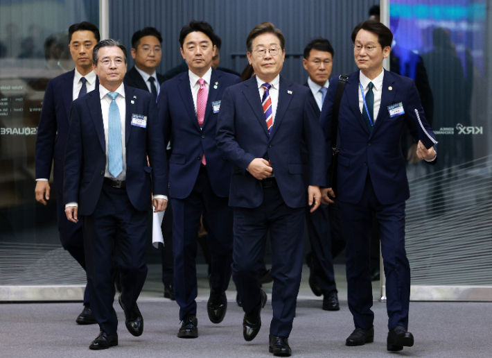 거래소 찾은 李대통령…'속도'보다 '안정' 무게 둔 일주일[박지환의 뉴스톡]