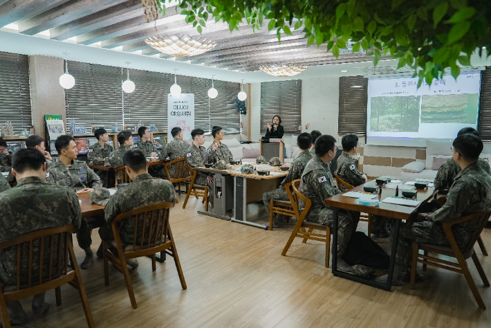 문화체육관광부 국립아시아문화전당(ACC)이 지역 내 군 장병들을 대상으로 아시아 전통문화예술을 직접 체험할 수 있는 'ACC 아시아 예술체험' 프로그램을 운영해 눈길을 끌었다. ACC 제공
