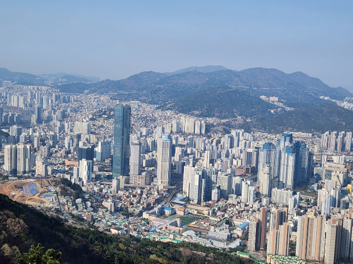 부산 도심 부산국제금융센터 박상희 기자