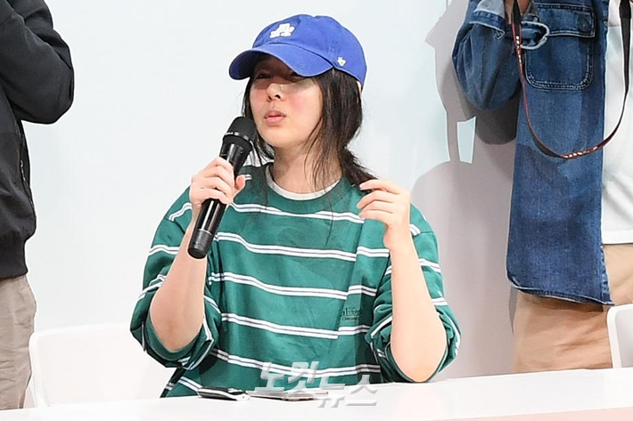 지난해 4월 25일 긴급 기자회견을 열었을 당시 민희진 전 어도어 대표 모습. 박종민 기자