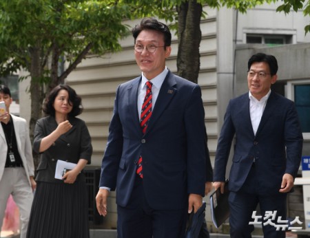 출근하는 김민석 국무총리 후보자