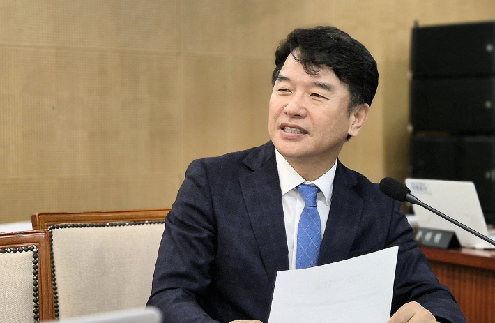 與 원내운영수석 문진석·정책수석 허영·소통수석 박상혁