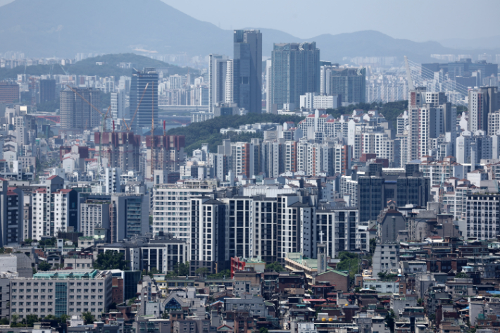 서울 집값 과열에 '대출 조이기'…금융당국, 내일 은행권 소집