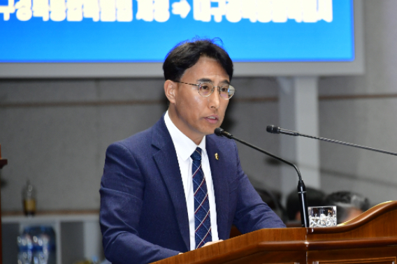 박필순 광주시의원 시정 질의 모습. 광주시의회 제공