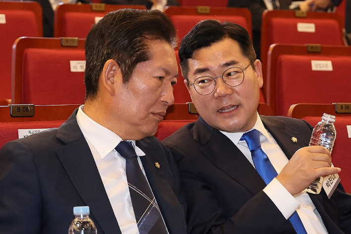 '포스트 이재명' 뽑는 與전당대회 8월 2일…격화 조짐도