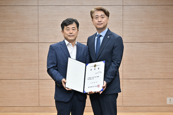 16일 광주 서구 신임 부구청장에 김성배 전 광주시 문화체육실장이 취임했다. 광주 서구청 제공