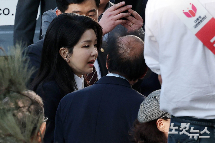 김건희 여사 입원에 김대식 "한때는 국모", 장윤미 "특검 출석 한다더니"[오목조목]