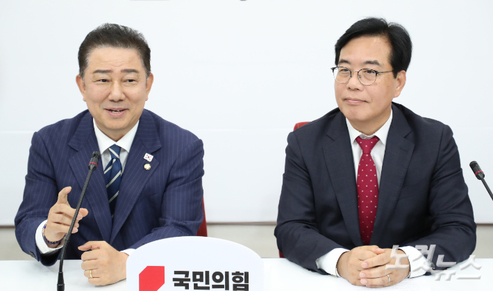 [속보]여야 원내대표, 매주 정례회동 합의