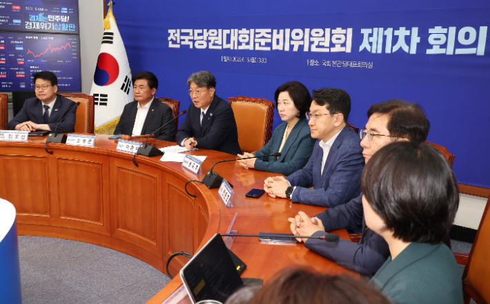 "정청래도 동지" vs "안정감 박찬대"…당권경쟁 조기과열