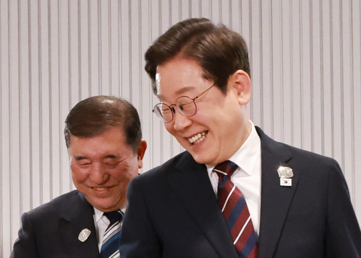 李대통령, 첫 한일 정상회담…"차이 넘어서서 협력하자"