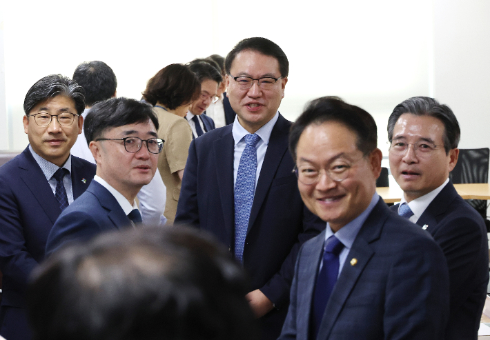 당정 "민생지원금 全국민 지급…취약계층 추가지원"
