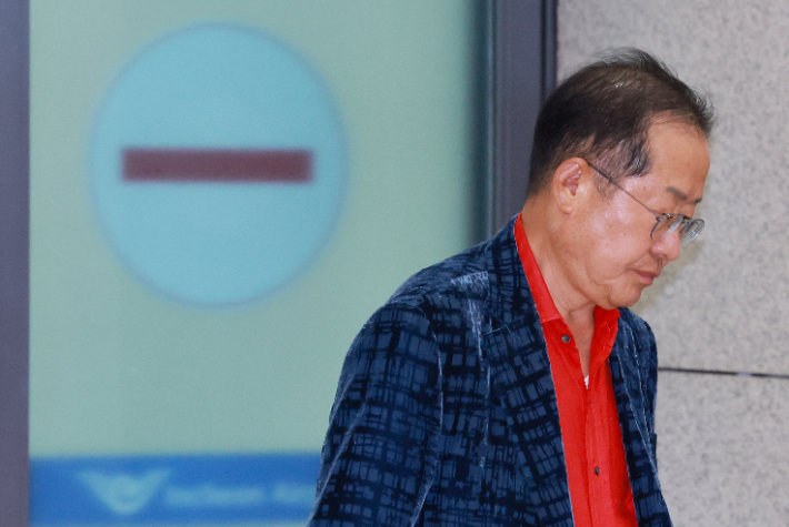 [단독]홍준표 "후보교체, 의원 80명 공범…정당해산은 보복 아닌 법치"