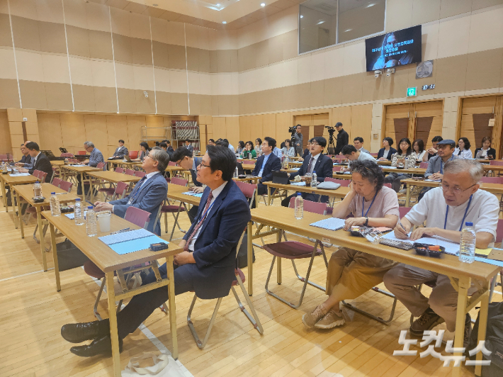 지역사회를 위한 통합돌봄 사역에 관심을 가진 목회자들이 사례발표를 주의깊게 듣고 있다. 송주열 기자