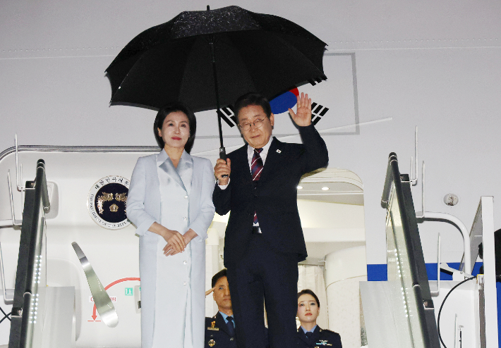 李대통령, G7정상회의 일정 마치고 귀국길