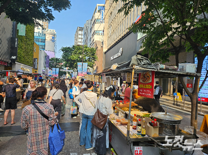 명동 노점, 권리금만 2억원? 내막을 살펴보니…