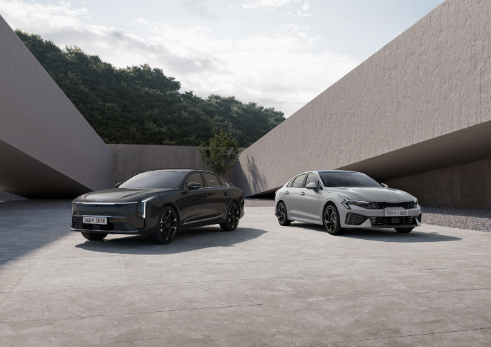 The 2026 K5·The 2026 K8 외장. 기아 제공