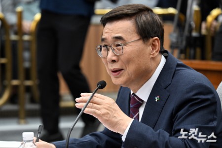 답변하는 이종석 국가정보원장 후보자