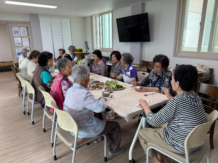 "농번기 점심 걱정 말아요"…경남 마을 공동급식 지원 확대