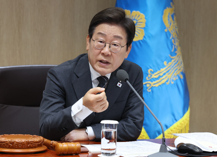 [속보]李대통령 "서민들 고통 커…이젠 국가재정 사용할 때"