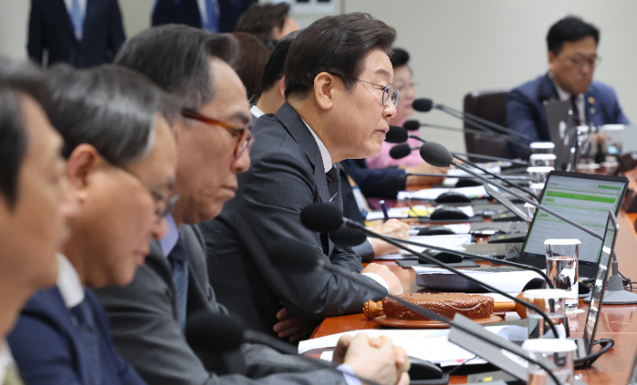이재명 대통령이 19일 용산 대통령실에서 열린 국무회의에서 발언하고 있다. 연합뉴스