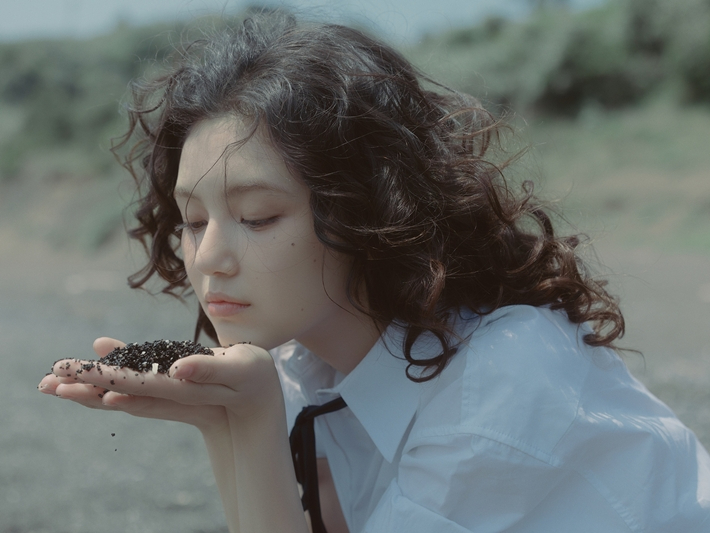 뉴진스 다니엘, 日 주얼리 행사 참여…어도어도 동행