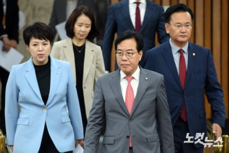 원내대책회의 참석하는 송언석-유상범-김은혜
