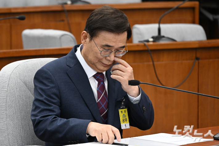 [속보]이종석 국정원장 청문보고 채택불발…野, 합의 파기