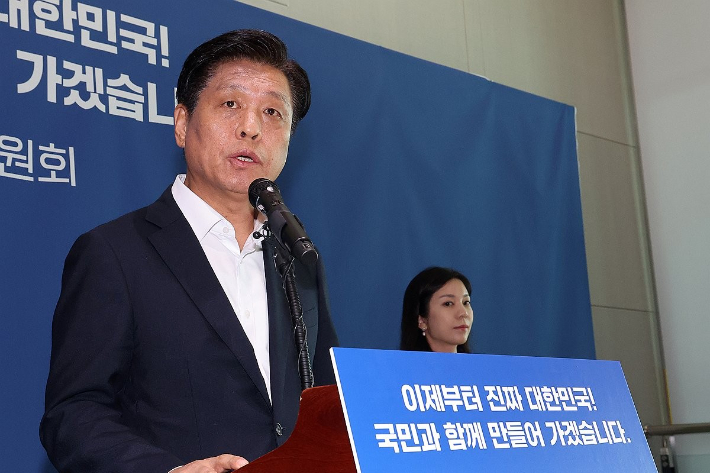 [속보]국정위, 검찰 업무보고 중단…"李 공약 분석 미흡"