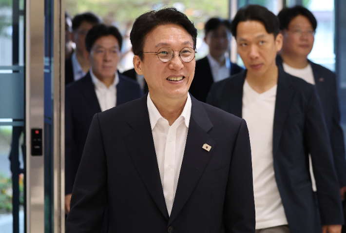 "주진우 법무장관 추천" 논평에…김민석 "좋은 기회"
