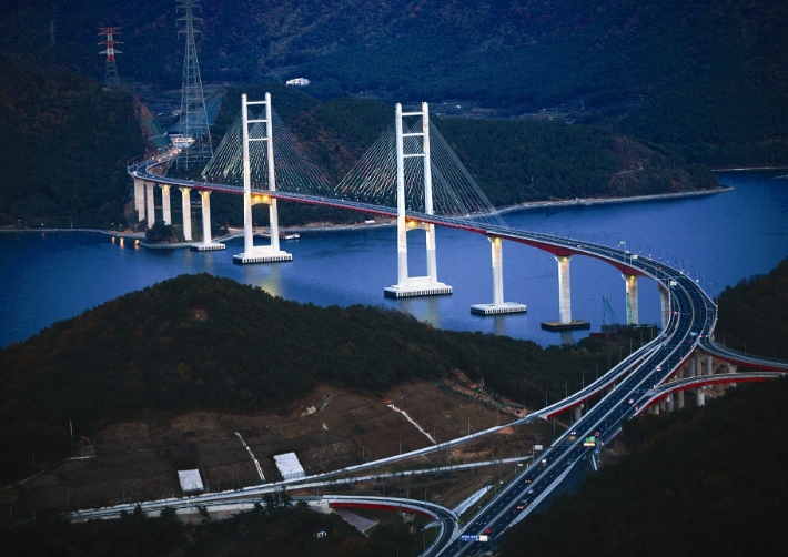 마창대교. 경남도청 제공 