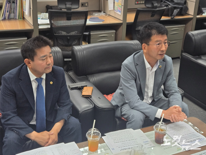 전북특별자치도의회 윤수봉(완주1), 권요안(완주2) 의원 자료사진. 남승현 기자