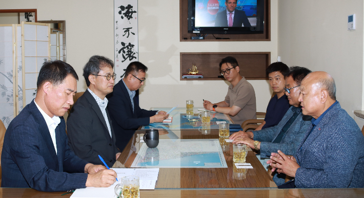 강원특별자치도소방본부와 강원특별자치도 자원봉사센터는 23일 재난대응 역량 강화를 위한 간담회를 개최했다. 강원소방본부 제공