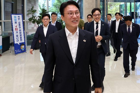 김민석 "국민들께 답한다는 입장으로 청문회 임할 것"