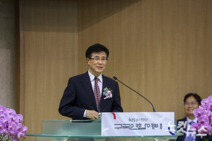 전북기독교총연합회 증경회장 이충일 목사가 설교를 전하고 있다.