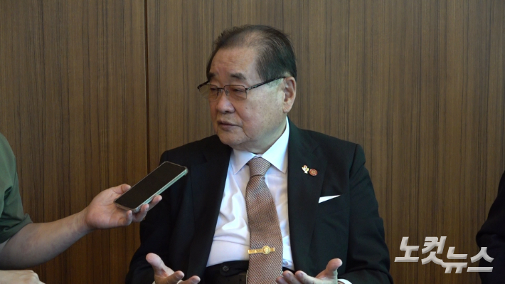 CBS노컷뉴스와 인터뷰하는 이종찬 광복회장의 모습. 김현주 크리에이터