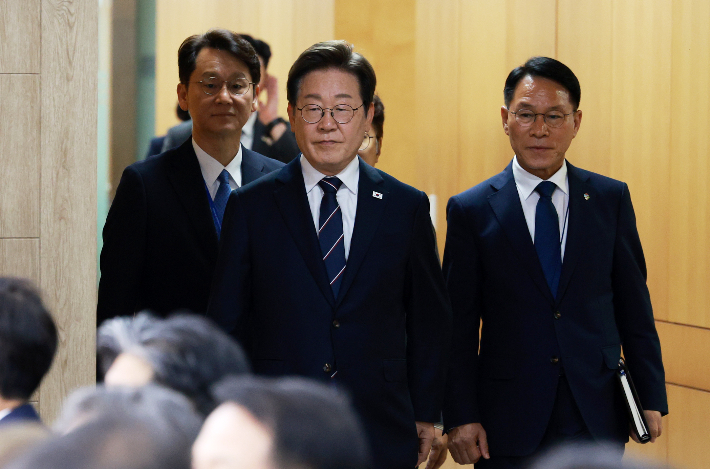 尹정부 장관 유임까지…李대통령 '실용 인선'에 기대·우려