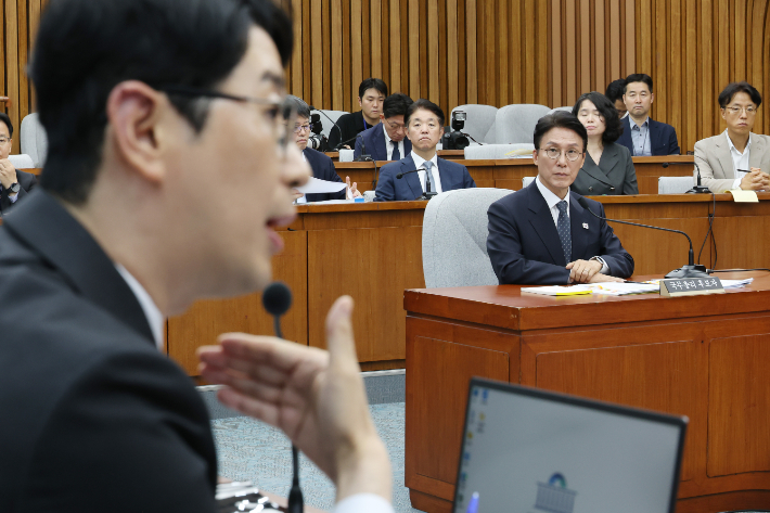 '증인 0명' 김민석 청문회…'반말과 비속어' 얼룩진 1시간