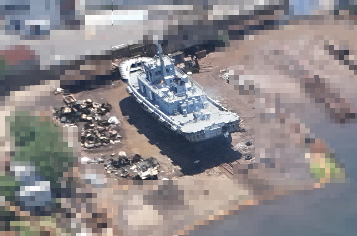 지난 23일 오후 2시 30분쯤 부산 사하구 다대포항에서 사전에 신고 없이 선박 해체 작업을 한 조선업체가 부산해경에 적발됐다. 부산해양경찰서 제공