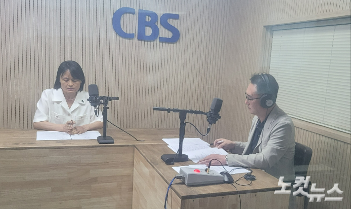 왼쪽부터 곽인숙 충청북도 인구청년정책담당관, 김종현 앵커. 충북CBS