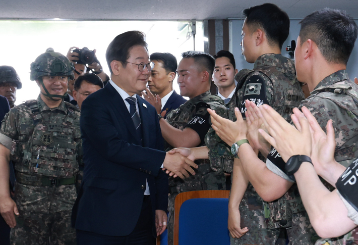 [단독]李공약 '사관학교 통합'…'육사+3사'부터 추진