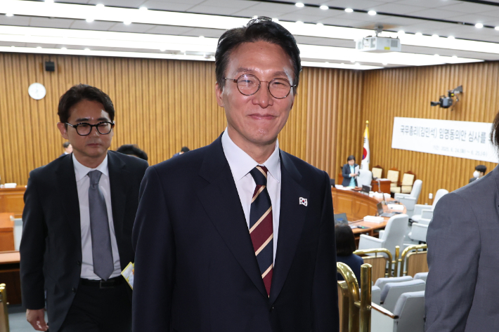 김민석 청문회 파행…"자료 와야 복귀"↔"적반하장"