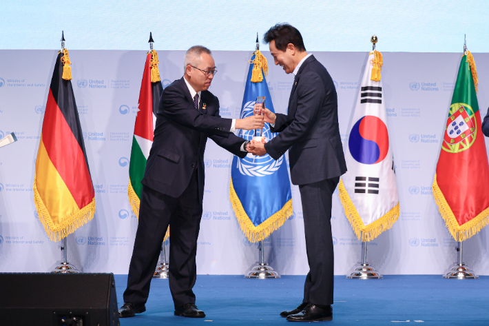 오세훈 서울시장이 지난해 UN 공공행정상을 수상하고 있다. 서울시 제공
