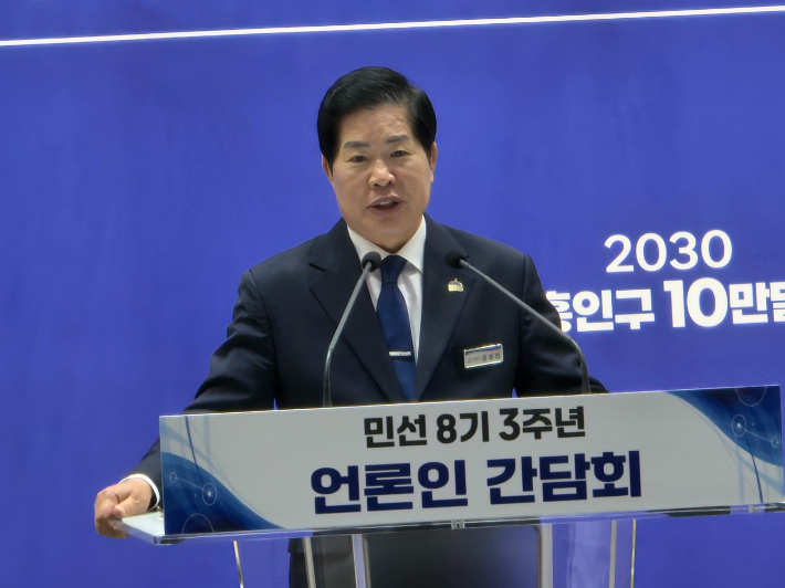 공영민 고흥군수, 이 대통령에 접근성 개선 건의[영상]