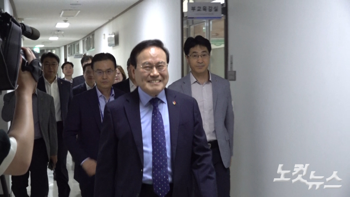 '불명예 퇴진' 서거석 전북교육감 "진실 동떨어진 판결 유감"