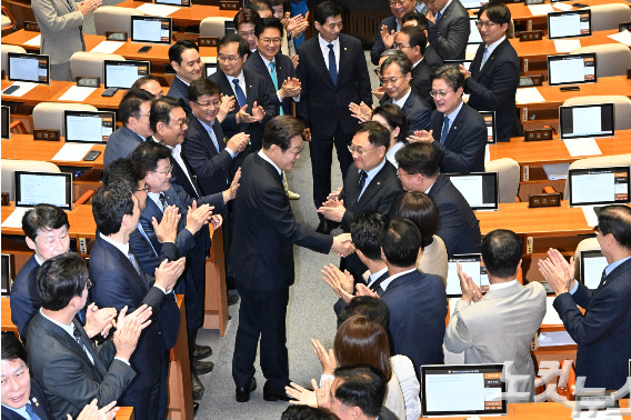 尹파면으로 출범한 李정부…'정치 복원' 방점[영상]