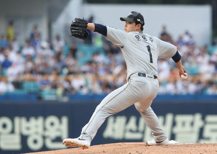 문동주 밀고 김서현 끌고…강력한 마운드 한화, 삼성 꺾고 선두 질주