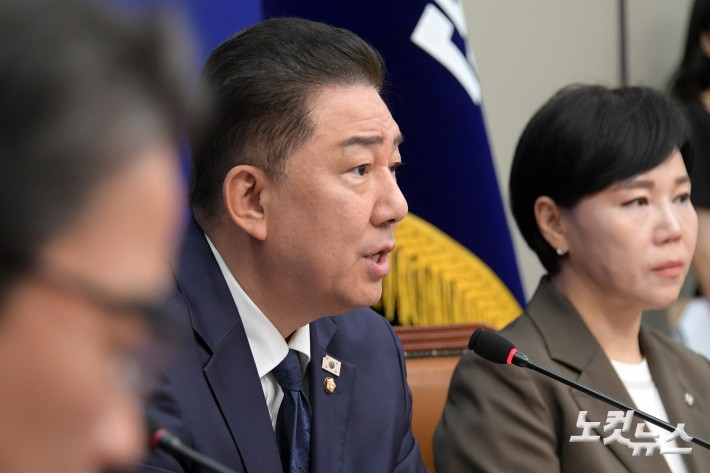 발언하는 김병기 당대표 직무대행 겸 원내대표