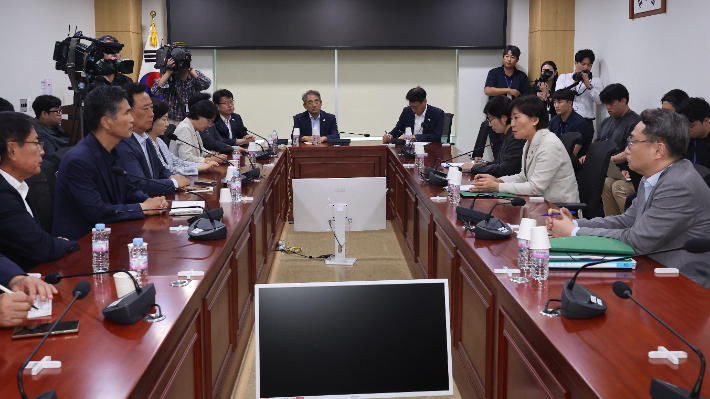 與농해수위, 송미령 면담후 "양곡관리법 등 6법 처리"