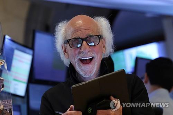 관세 유예 기간 연장 기대감에 S&P500·나스닥 '최고치'